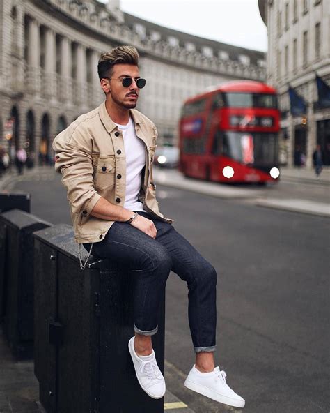 jeans and sneakers outfit men